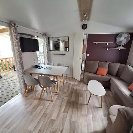 Campsite Mobil-home Family 6-8 Personnes Bois Dormant *